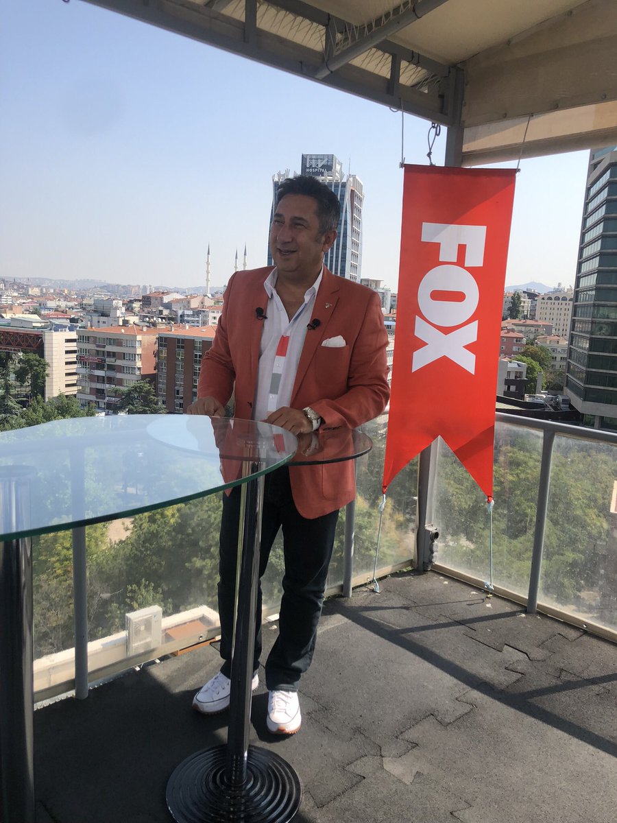 normanoztuna's tweet photo. FOX TVnin konuğu oldum.Meslek seçimi ve üniversite tercihleri hakkında konuştuk.https://t.co/xB0RLTSagF https://t.co/WHvIQQufnp