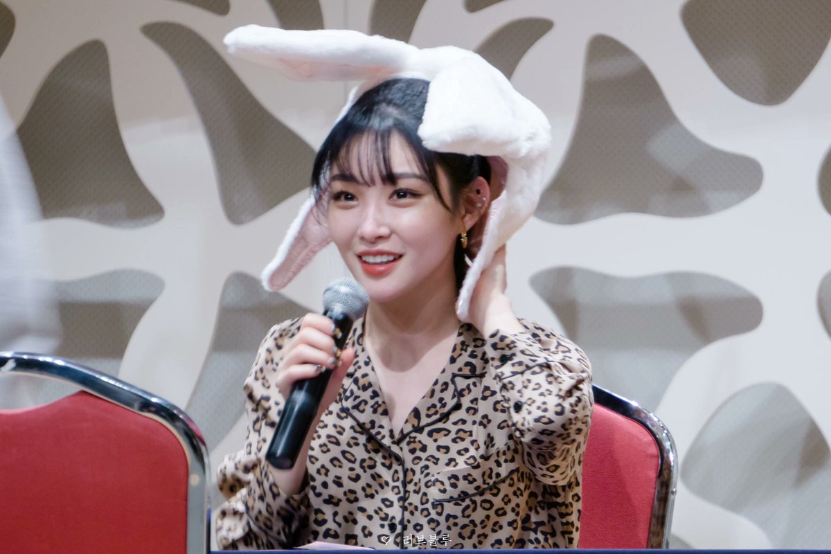 MYSCENE_twt's tweet photo. mi vida por the prettiest #さな𝑚erːmaid
y que mejor forma de demostrarlo que venir al #水𝑓ansign a disfrutar del #𝚂iren𖤐𝚍ay·𝟸 🧜‍♀️♡ ¿será que salgo con la frentecita firmada?

⊹ ˚˖ 𝕂eira o' clock 🕒♡ https://t.co/kfix0Ggu5m