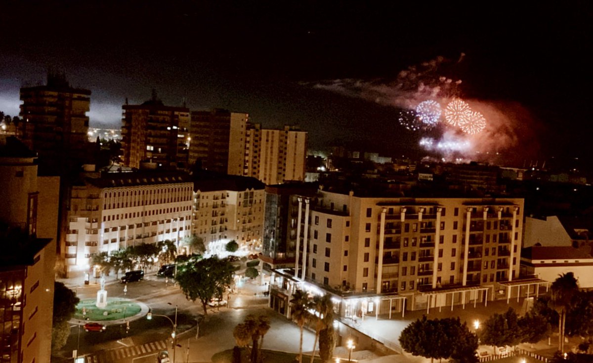 COLOMBINAS Y HUELVA  🎆🎇 #Huelva #Colombinas2022