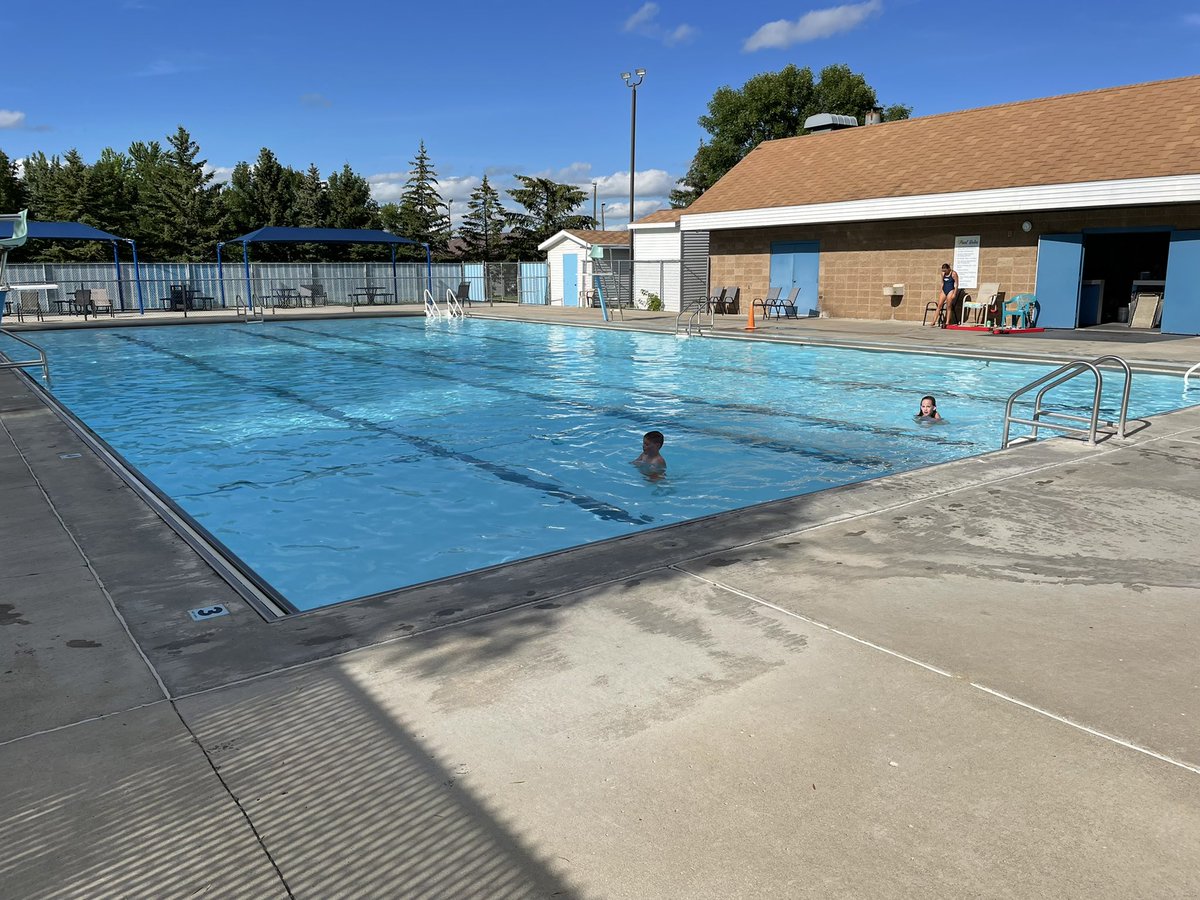 awakeford's tweet photo. Pool Party for 2. #devilslakepool https://t.co/Wne9MTe2nF