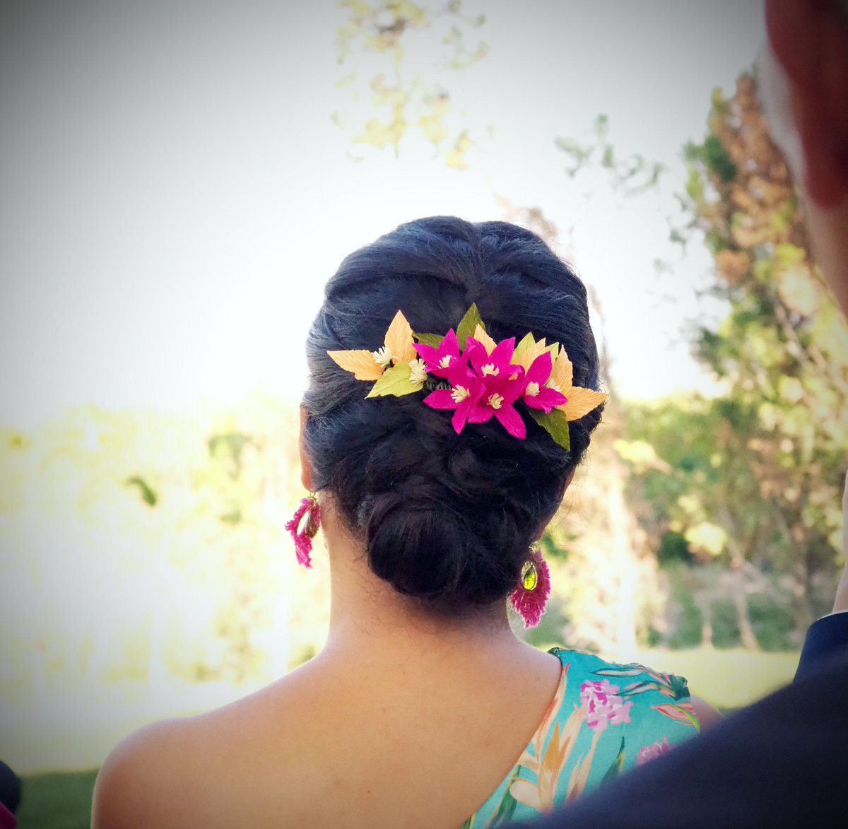 meryiba's tweet photo. Y... ¡Nos fuimos de boda! 💮🏵️🌸 #wedding #paperflower #comb #backcomb #multibuhonerias https://t.co/wNPHa0XHwf