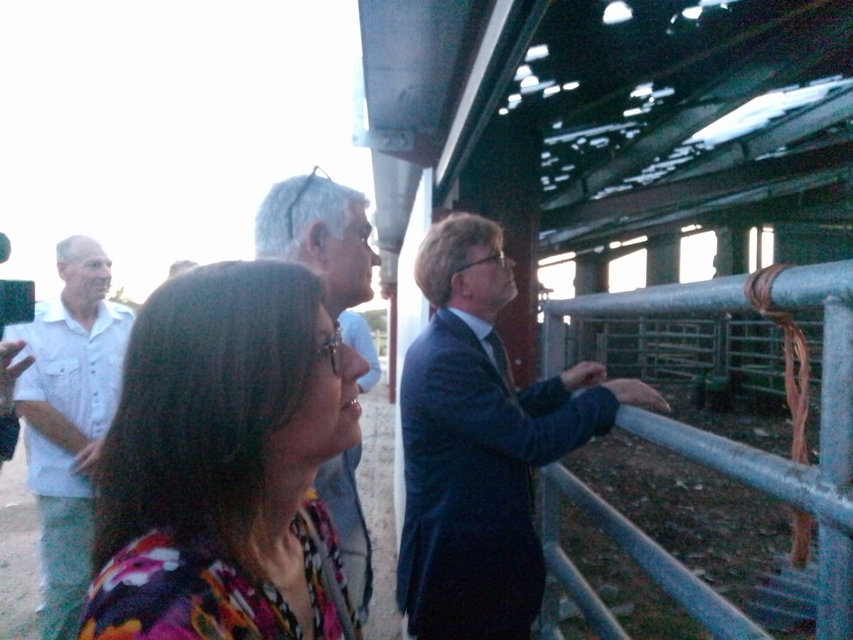 Le ministre de l'agriculture constate les dégâts de grêle dans l'Allier
Des fonds vont se être débloqués...