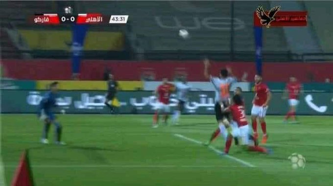 URAXERAIDER's tweet photo. @ahmadmo10028432 يا بابا بلاش ظرط مش كل ماتش الجهلي ميكسهوش يبقي غلطة الحكم فريقكم زي الزفت خرا ده غير يعني أن الحكم اللي مش عاجب القطيع مداري علي ضربتين جزاء واضحين زي الشمس في الشوط الأول 😂😂😂😂 سبحان الله اي حكم ميحسبش ٣ ضربات جزاء للجهلي و٢ طرد وميحاسبش علي العشا يبقي مرتشي 😂😂😂😂🔇🔇🔇🤫 https://t.co/mRoirZxsLN