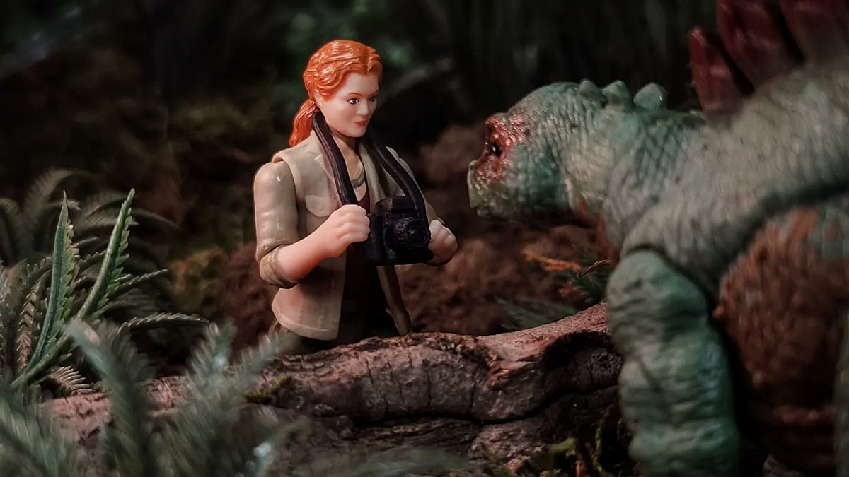 'She can't not touch. She can't not touch.' #thelostworldjurassicpark #Mattel @Mattel