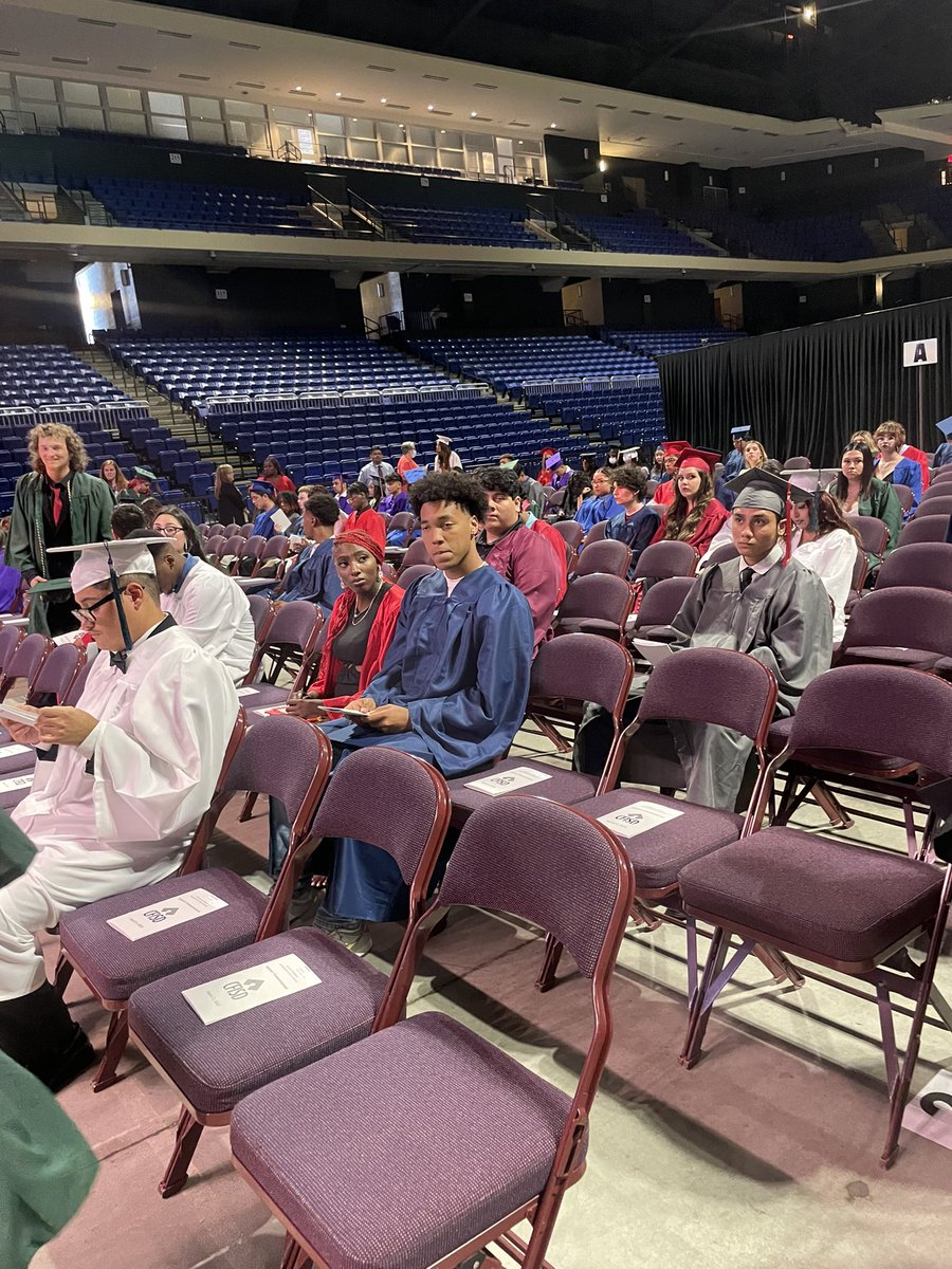 StaceyTristan2's tweet photo. Screaming congratulations to all the grads tonight!!! I’m especially proud of the @CySpringsHS scholars! It was an honor serving as your AP! Go be great and make a difference in this world! #alldayeveryday #panthernation @CyFairISD https://t.co/KzdzhR3bJF