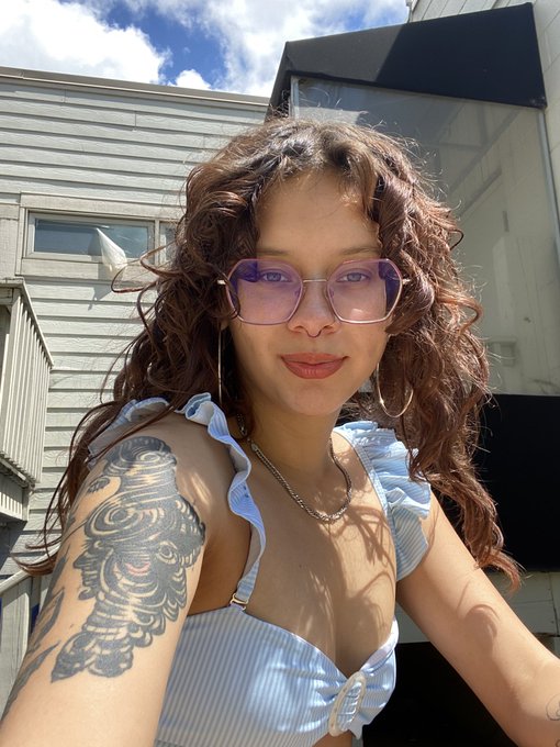 Feeling like the r!ch b!tch I am https://t.co/jnYFrdIpRO<a href="/tag/newprofilepic"class="tags"><span>#newprofilepic</span></a>