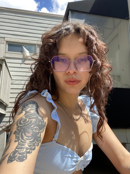 Feeling like the r!ch b!tch I am https://t.co/jnYFrdIpRO<a href="/tag/newprofilepic"class="tags"><span>#newprofilepic</span></a>