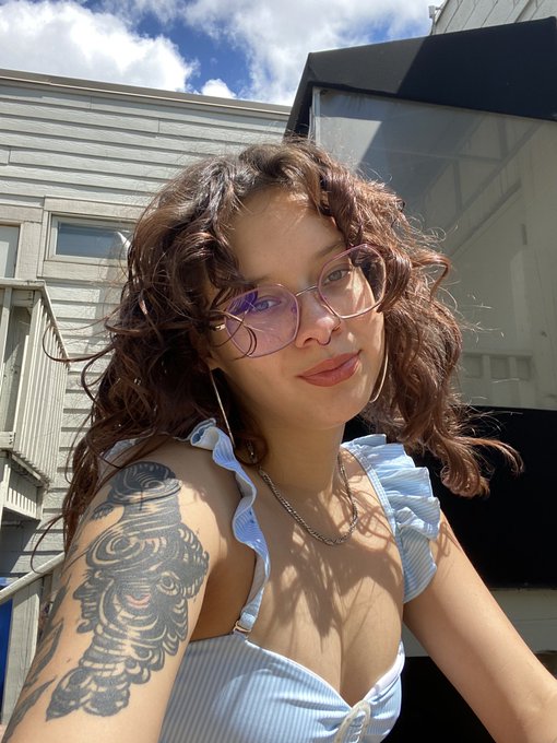 Feeling like the r!ch b!tch I am https://t.co/jnYFrdIpRO<a href="/tag/newprofilepic"class="tags"><span>#newprofilepic</span></a>