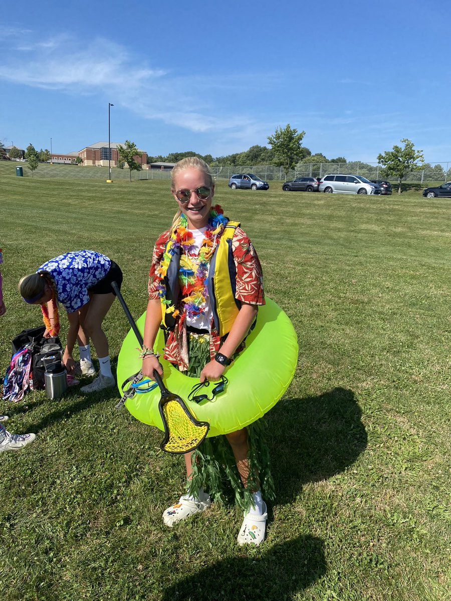 KHS_GirlsLax's tweet photo. It was a perfect beach day at Camp today. ☀️ Hard working Bombers 🥍✈️ #growingtheprogram #onlygettingbetter https://t.co/ZG4Xo7lpo8