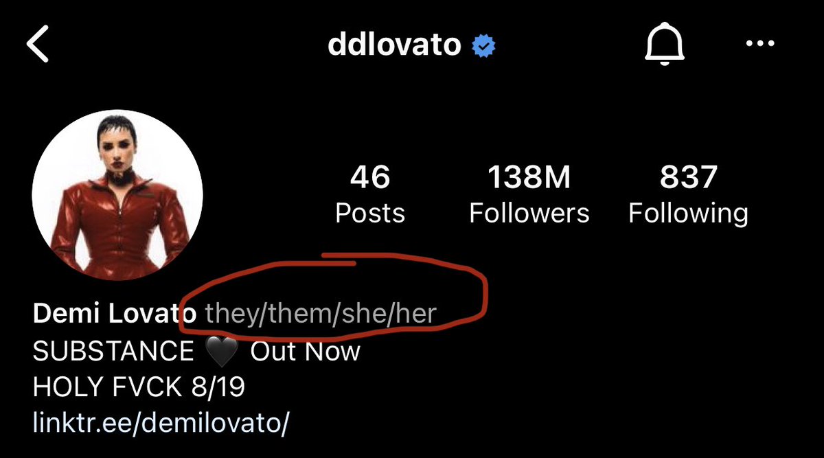 Thelovatic7's tweet photo. #DemiLovato #Lovatics #Lovatic #nonbinary #ddlovato #icon #news https://t.co/9SxEepyBBu