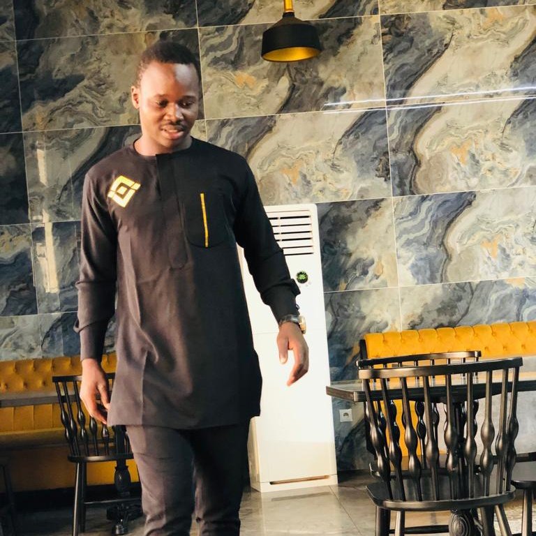 DjibrilIssak7's tweet photo. #NouvellePhotoDeProfil #czbinance https://t.co/ZlirVOb4up