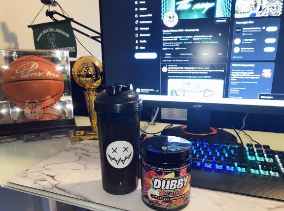 The_Swop's tweet photo. Thank you @DubbyEnergy for the supplies! Can't wait to feel the energy!  We received the Dragonade blend! 🔥

Going to rock this shirt on stream tonight! 
#Energy #drinks #twitchstreamer https://t.co/h8wITjp1jz