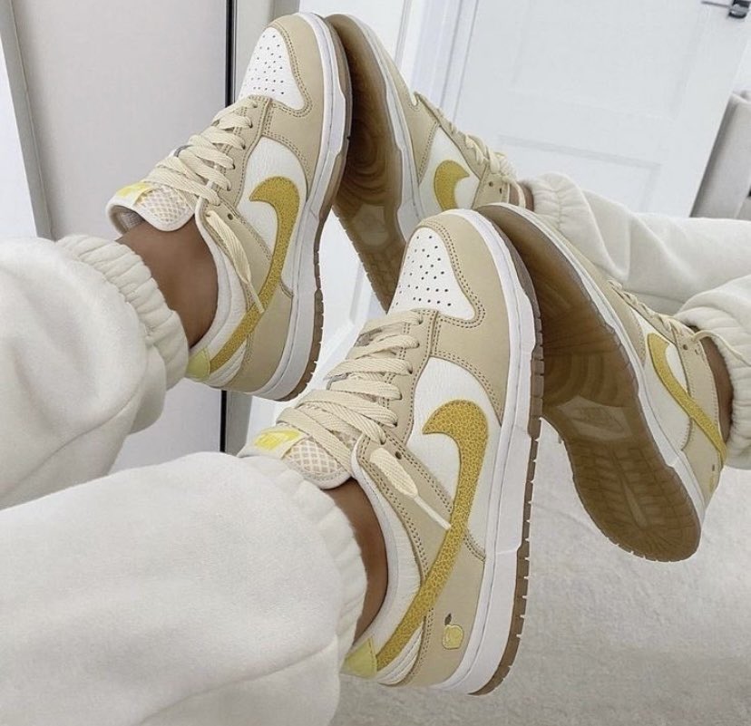 DayDreamKicks's tweet photo. Lemonhead Dunks🍋 https://t.co/NaiyKkJMFT