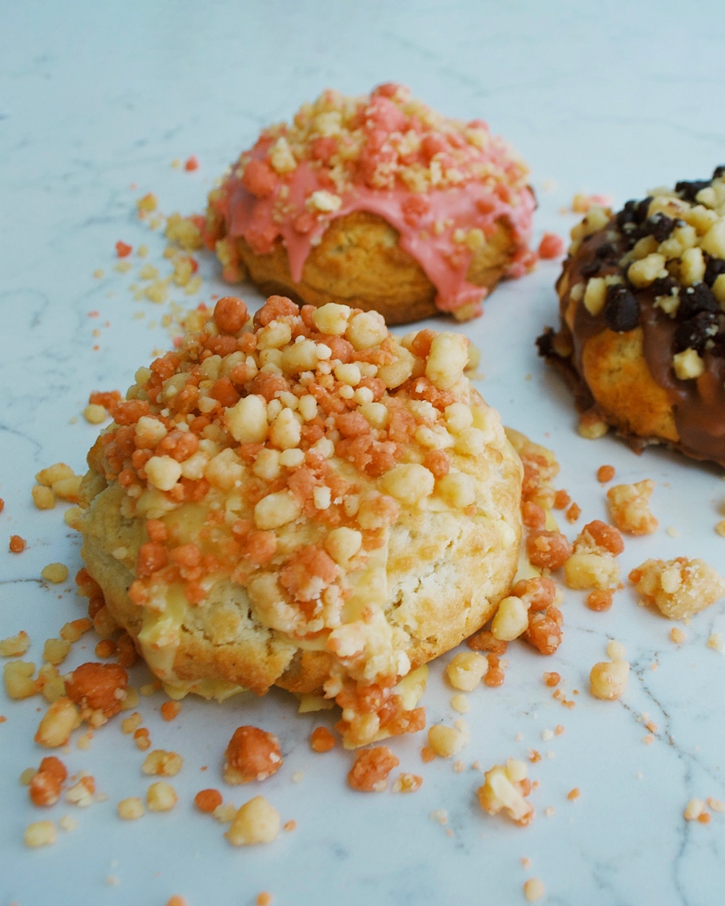 Chip City Cookies (@chipcitycookies) on Twitter photo Introducing TOASTED ALMOND, our last Good Humor inspired flavor drops Friday & Saturday !
vanilla sugar cookie stuffed with an almond
center, topped with a sweet glaze and vanilla &
almond cookie crumble.
FIRST 50 CUSTOMERS will recieve 1 FREE STICKER with purchase of a cookie. Introducing TOASTED ALMOND, our last Good Humor inspired flavor drops Friday & Saturday !
vanilla sugar cookie stuffed with an almond
center, topped with a sweet glaze and vanilla &
almond cookie crumble.
FIRST 50 CUSTOMERS will recieve 1 FREE STICKER with purchase of a cookie.