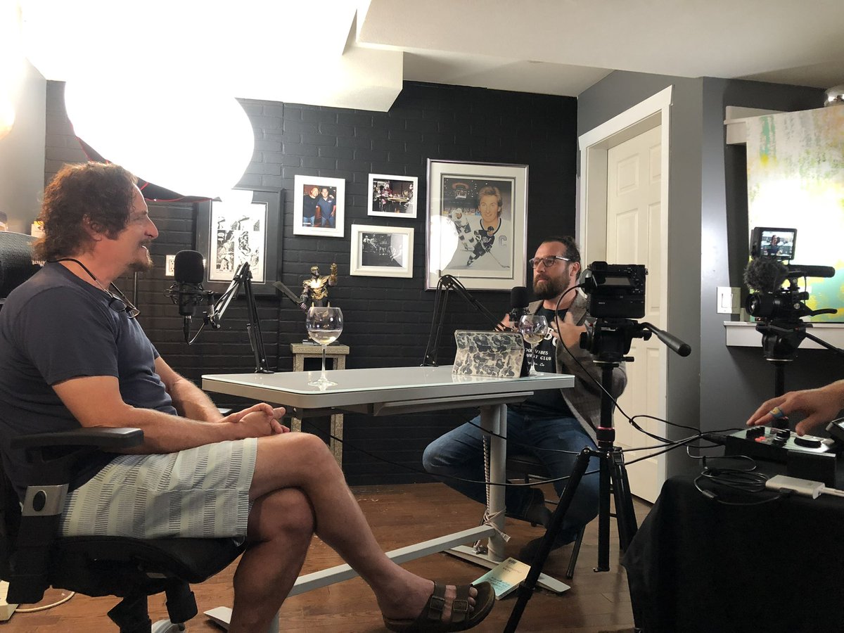 hechangedit's tweet image. You’re not gonna believe who came to visit @Shazamike for an upcoming heCast!! Podcast dropping in a couple of weeks but we are too excited not to share… thank you so much for visiting and being so open @KimFCoates 🙏🙌

#canadianlegend #mensmentalhealth