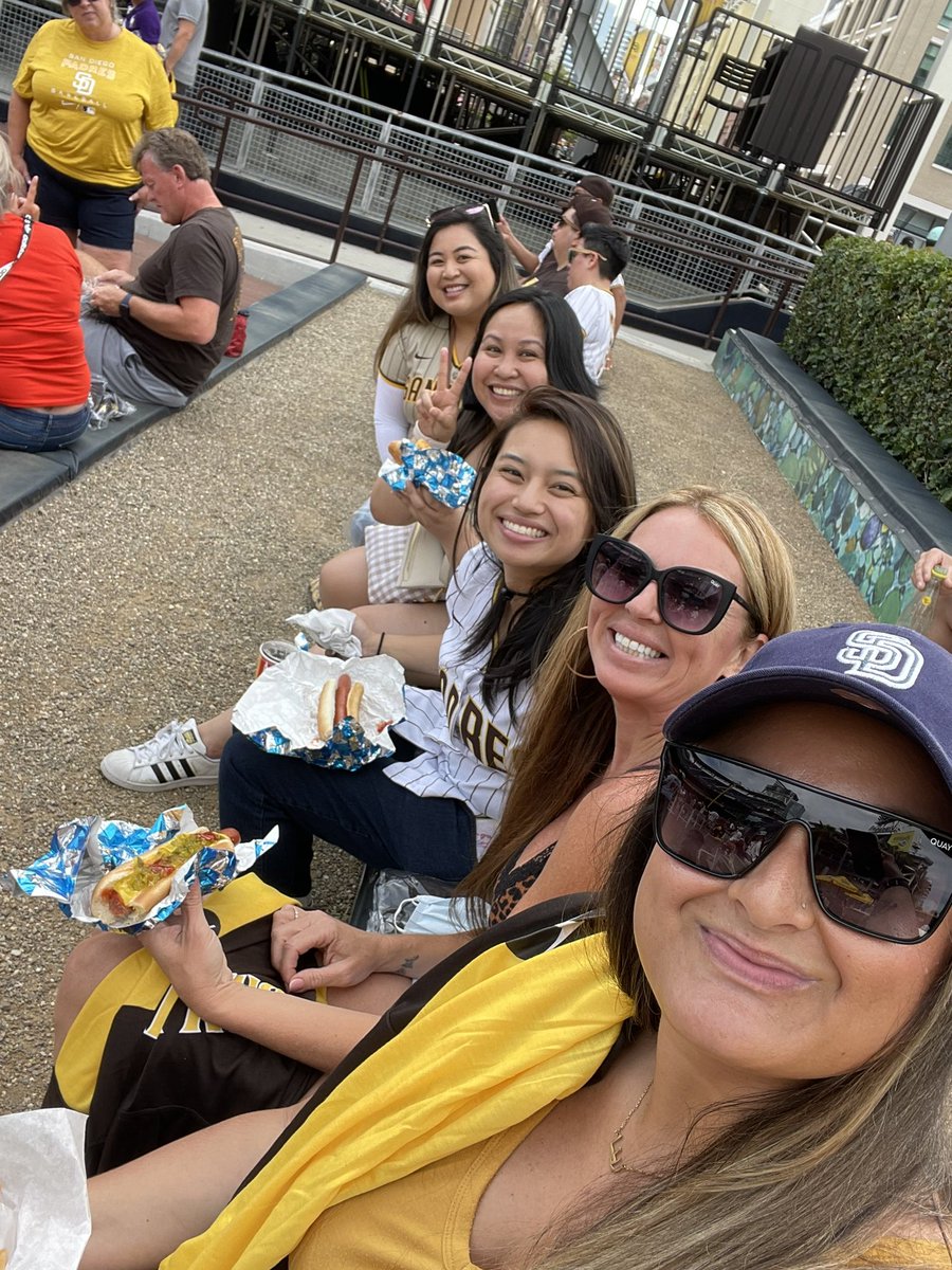 berns108's tweet photo. #TimeToShine let’s go!! First game with SOTO!! https://t.co/WsvQXxFl5p
