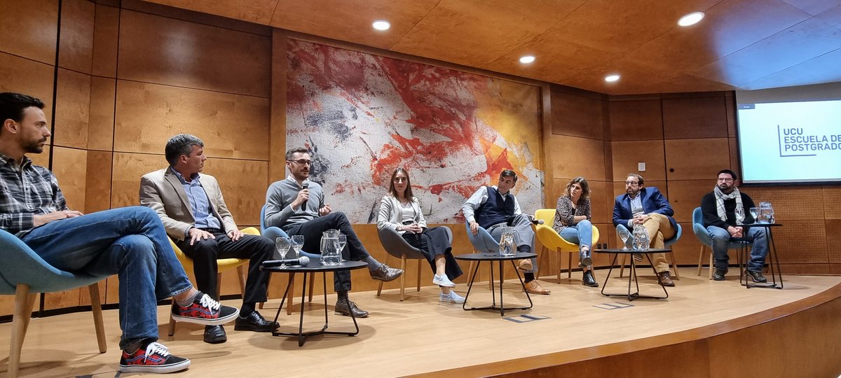 CoteloHector's tweet photo. Hoy fue el lanzamiento de la maestría en ciencia de datos de @UCUoficial con un panel de referentes en el área que admiro muchísimo!!! Gracias @sebagon @guille_spinelli @FedericoDoreste @pau_martinez @ljloureiro @Lu_span @leandro_folgar @fcomesana. Ídolos!! https://t.co/XlrAgAy3av