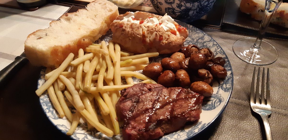 GandalfPirate's tweet photo. The kids are all gone this week... So here's a regular, old, humble meal with just me and Laurie at home... #nokids #dateweek #couple #feast https://t.co/ic4RC6YeiZ