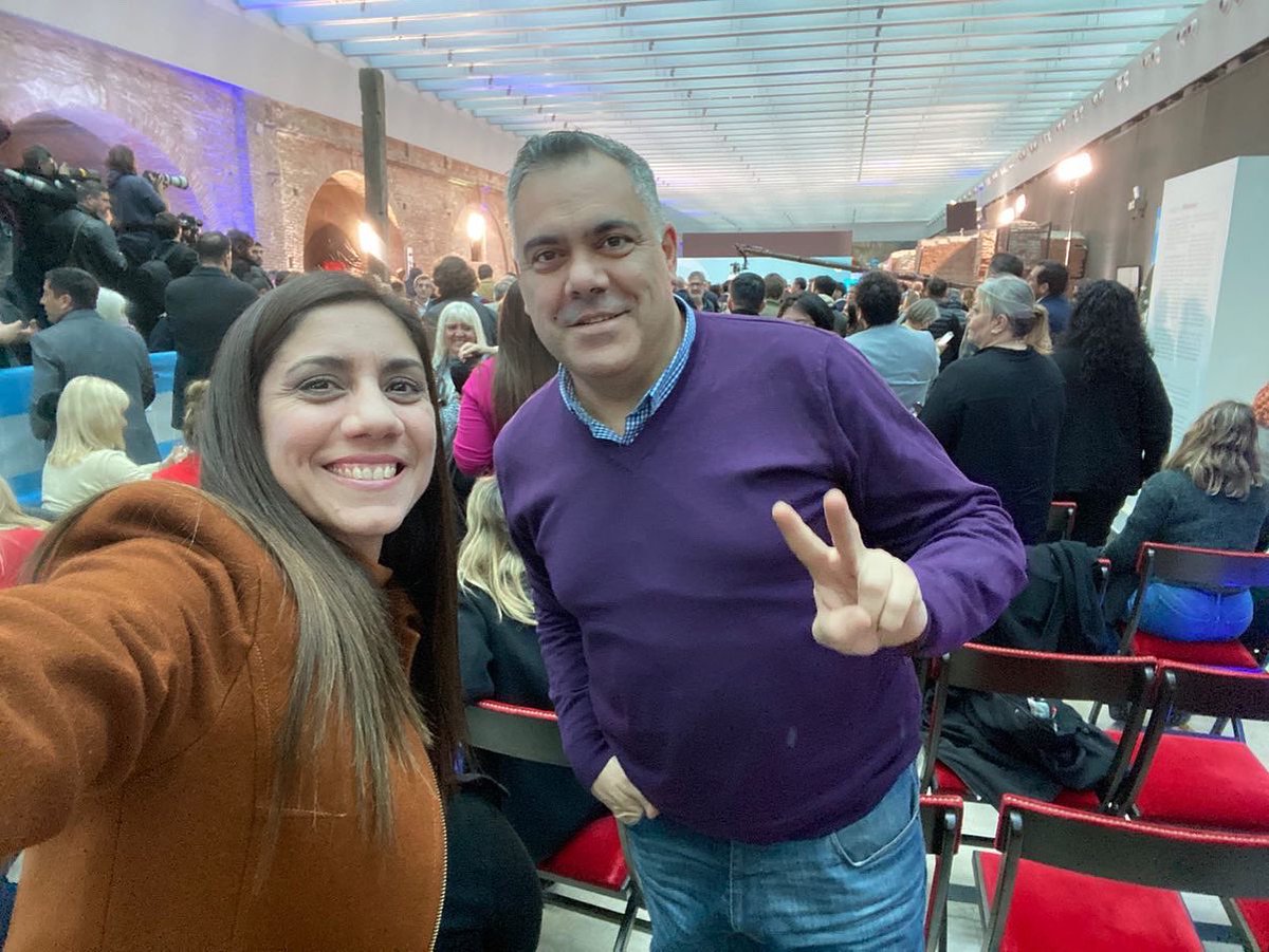 Debogalan's tweet photo. Con las y los compañeros del @FrenteRenovador acompañamos a @SergioMassa en su jura como nuevo ministro de Economía de la Nación. 

Sabemos de tu compromiso, responsabilidad y entrega, en esta nueva etapa que te toca transitar lo harás pensando en las y los argentinos. ❤️🇦🇷 https://t.co/h5xvbXZuiW