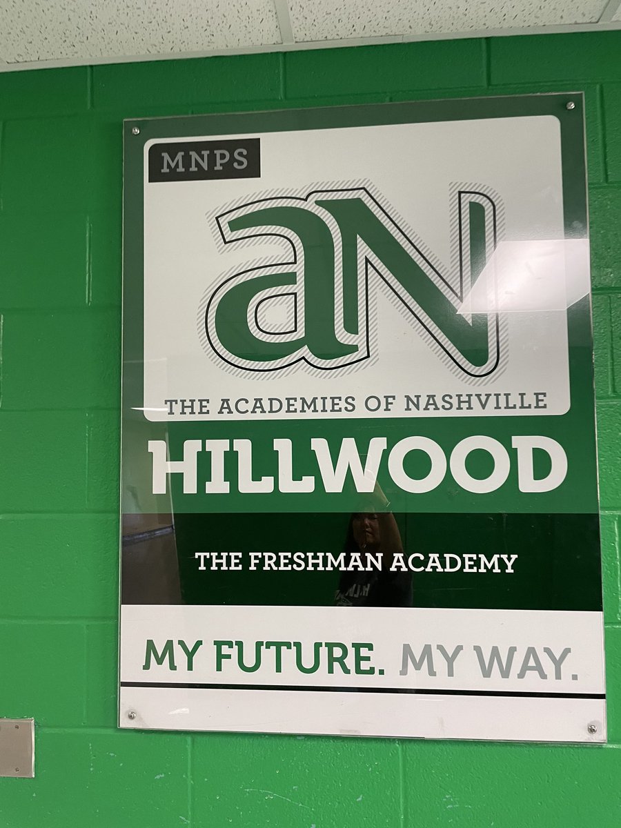 DarciaDe's tweet photo. @MetroSchools excited to see so many new faces at @HillwoodHS New Student orientation! There wasn’t a seat left! Thanks also to our wonderful community partners! @CommAchieves @Sheaf_S https://t.co/waMDVdDV43