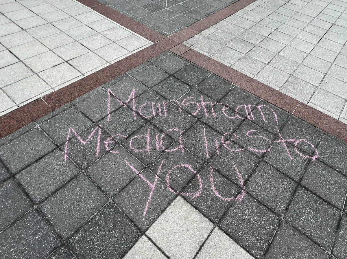 SavageJoyMarie1's tweet image. DAY 2/ AFTERNOON:
Stickering downtown DC + chalking at NBC + Capitol