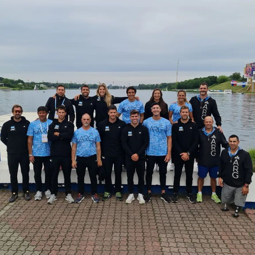 #CanotajeVelocidad 

En el Mundial de Hallifax, Canadá, <a href="/agustinvernice/">Agustín Vernice</a> ganó su serie de K1 1000m y avanzó a semifinales al igual que <a href="/caceresjuani/">Juani caceres</a> /Gonzalo Lo Moro / Gonzalo Carreras / Agustín Rodríguez en K4 500m, Brenda Rojas K1 500 y C.Sequeira /L.Aziz K2 200