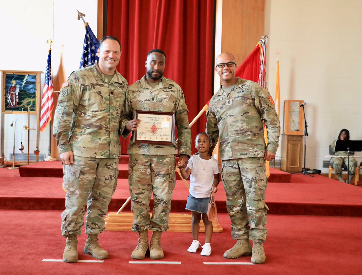 “Service begins with the thought of empathy”. This evening we have the honor of recognizing the selfless service of the members of 1-14 FA, 2-4 FA, 2-20 FA, 3-13 FA, and HHB at our volunteer recognition ceremony! #toughasdiamonds #PeopleFirst @iii_corps @75thFA_D7 @OfficialFtSill