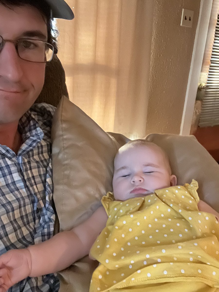 jsreinecker's tweet photo. Moms been gone for 17 minutes

So far we have screamed, turned on Cheers, got a beer, screamed, pooped, screamed, ate half a bottle, and fallen asleep

 #ProParenting https://t.co/atNauzy4bC