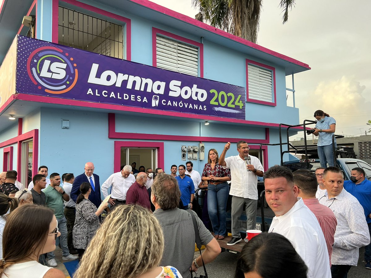 Hoy desde Canóvanas acompañando a <a href="/LORNNASOTO/">LORNNA J SOTO</a> en la inauguración de su comité municipal junto a nuestro Gobernador <a href="/pedropierluisi/">Pedro R. Pierluisi</a> y todo el liderato. Canóvanas seguirá en la ruta del progreso y en la lucha por la Estadidad. 🇺🇸🇵🇷