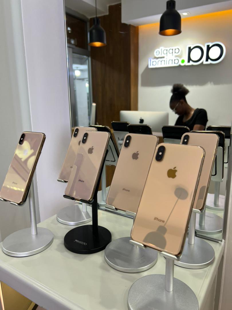 GyozlynB's tweet photo. Hey,,a ue ready for iPhone 14 soon,,do ue need to upgrade before 14 gets in,,visit our shop for any swap or upgrade..#appleanimalug https://t.co/hVZM8ZAD66