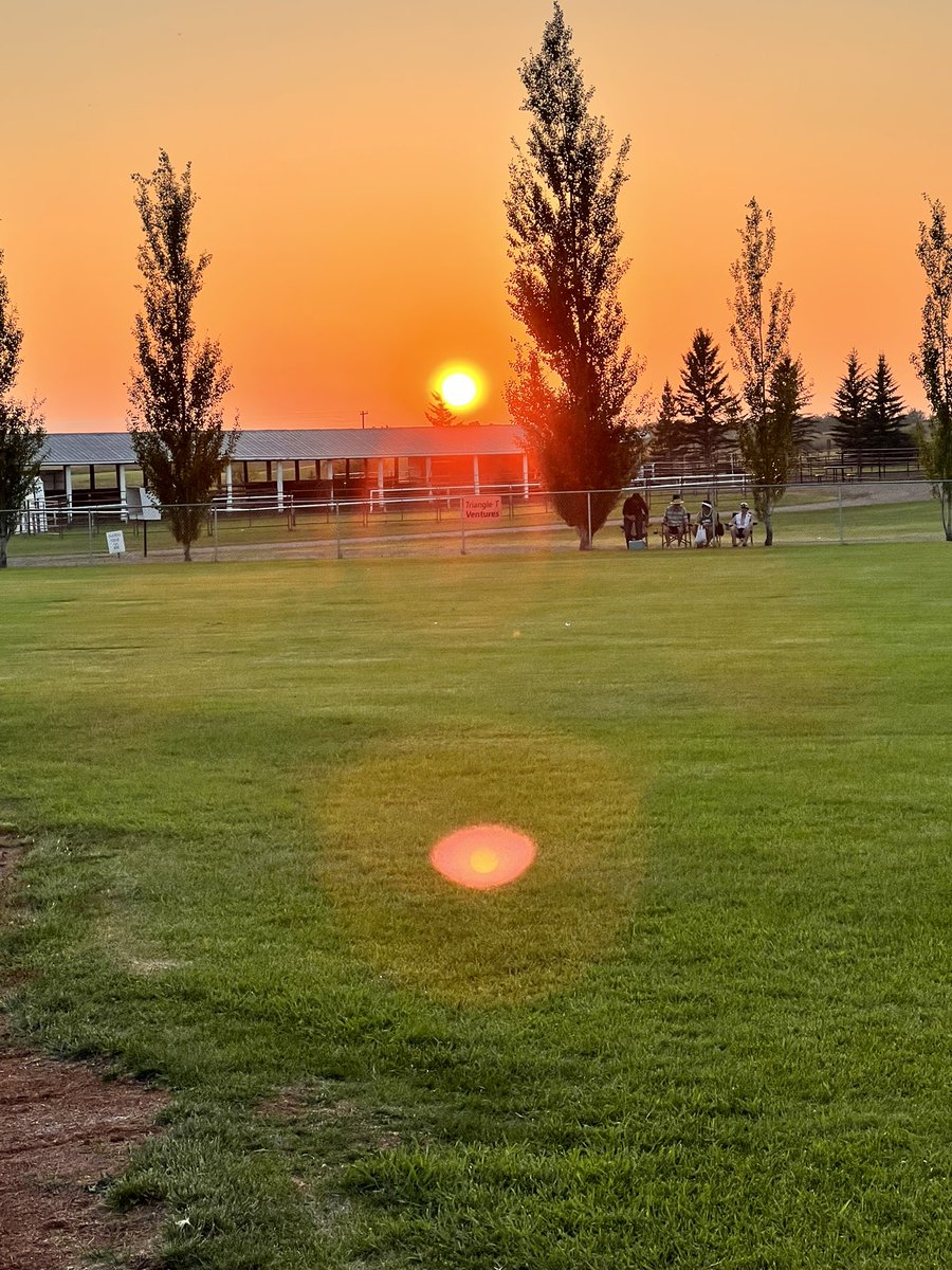 YerxaBarnieAB's tweet photo. Alberta Sunsets, friends and playing a little slo-pitch = a great weekend! #alberta #irmadays #augustlong https://t.co/0FjyEAgmDI