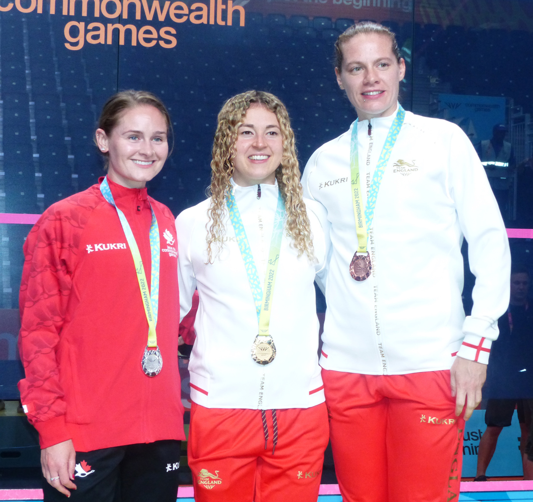ConcertPhotosUK's tweet photo. Very proud Dad and whole family &amp; friends after yesterday's fantastic comeback by @SJPerry15 to take bronze in the Commonwealth Games Squash Singles #TeamEngland https://t.co/YST7TrlaRh