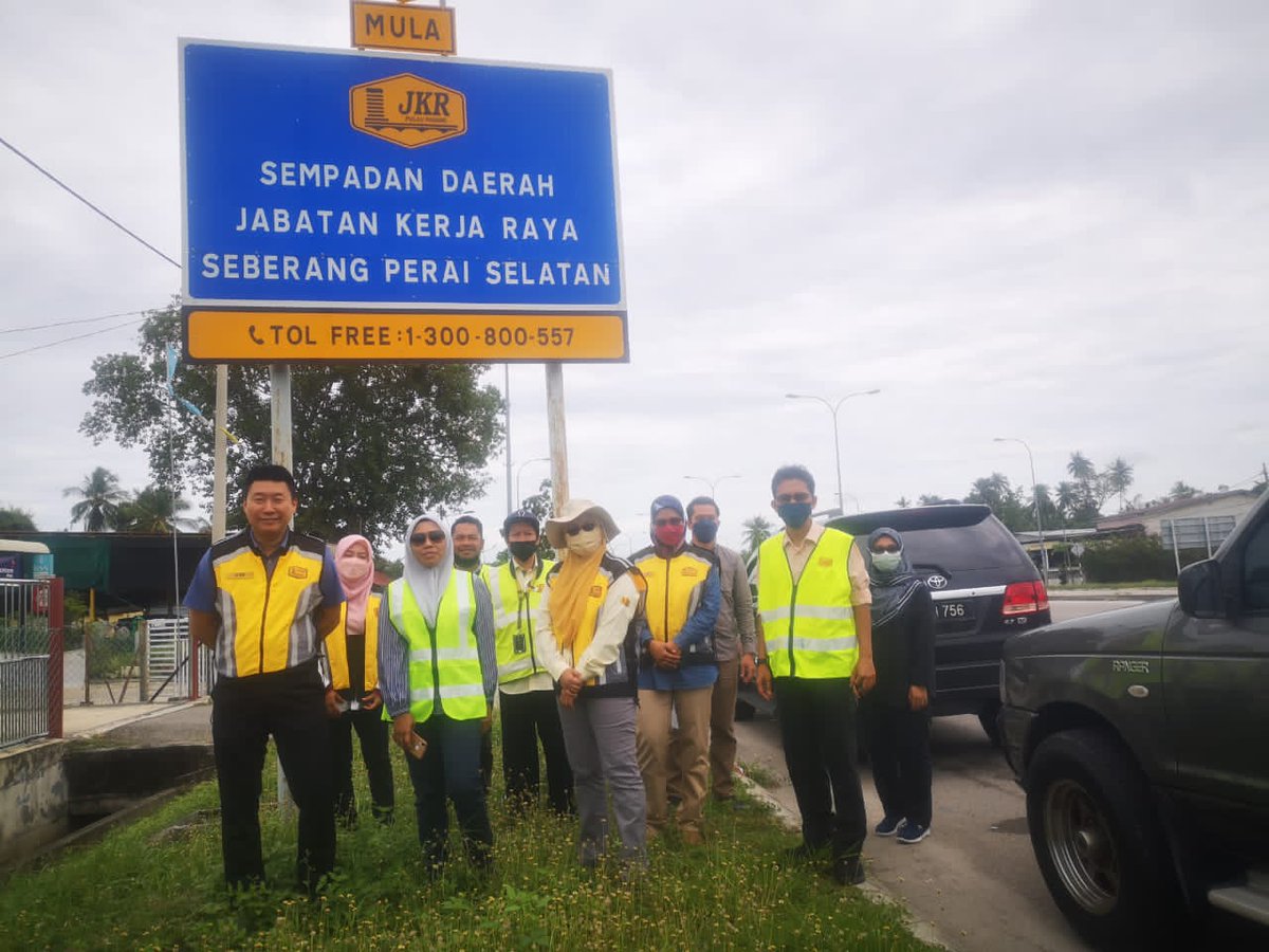 JKR Seb Perai (S) (@jkr_spselatan) on Twitter photo 04.08.2022
Mesyuarat penyelarasan & lawatan tapak penentuan had sempadan penyenggaraan jalan <a href="/JKR_SPSelatan/">JKR Seb Perai (S)</a> <a href="/JKR_Kerian/">Ran Neuner</a>
@MOWorks <a href="/JKRMalaysia/">JKR Malaysia</a> <a href="/JKRPulauPinang/">JKR Pulau Pinang</a> <a href="/GohKietRhee/">Ir. Goh Kiet Rhee</a> <a href="/rodzi_hasan/">Ir. Rodzi Hasan</a> <a href="/THBM_HQ/">THB Maintenance Sdn Bhd</a> @belatiwangsa_zu 04.08.2022
Mesyuarat penyelarasan & lawatan tapak penentuan had sempadan penyenggaraan jalan <a href="/JKR_SPSelatan/">JKR Seb Perai (S)</a> <a href="/JKR_Kerian/">Ran Neuner</a>
@MOWorks <a href="/JKRMalaysia/">JKR Malaysia</a> <a href="/JKRPulauPinang/">JKR Pulau Pinang</a> <a href="/GohKietRhee/">Ir. Goh Kiet Rhee</a> <a href="/rodzi_hasan/">Ir. Rodzi Hasan</a> <a href="/THBM_HQ/">THB Maintenance Sdn Bhd</a> @belatiwangsa_zu