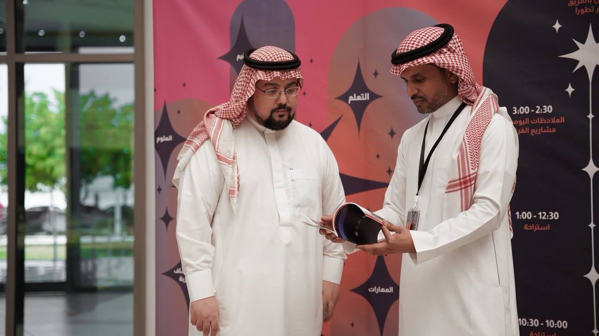 IAU_KSA's tweet photo. #بالصور 
جانب من زيارة مدير عام البحوث والتطوير في مؤسسة الملك عبدالعزيز ورجاله للموهبة والإبداع #موهبة ، 
م.ماجد الماضي، لقسم الطلاب في برنامج موهبة الإثرائي الأكاديمي الصيفي 2022  في #جامعة_الإمام_عبدالرحمن_بن_فيصل 

#موهبة_في_IAU
@mawhiba https://t.co/1oFxl0IMJV
