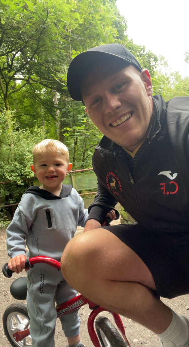 CamFosta_ tweet media