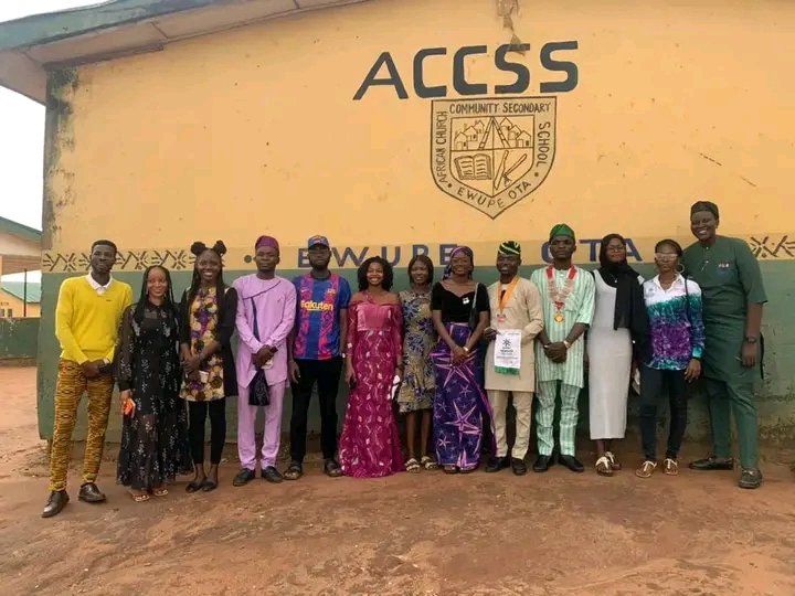 RotaractD9110ng's tweet photo. Abdullahi A. AFOLABI @awesome_fola to commission a water project at the African Church Community Secondary School, Ewupe Ota, Ogun State.

Water is Life; and Clean Water means Health ❤️‍🩹

Safe drinking-water, sanitation and hygiene are crucial to human health and well-being. https://t.co/V45IpjCtlD
