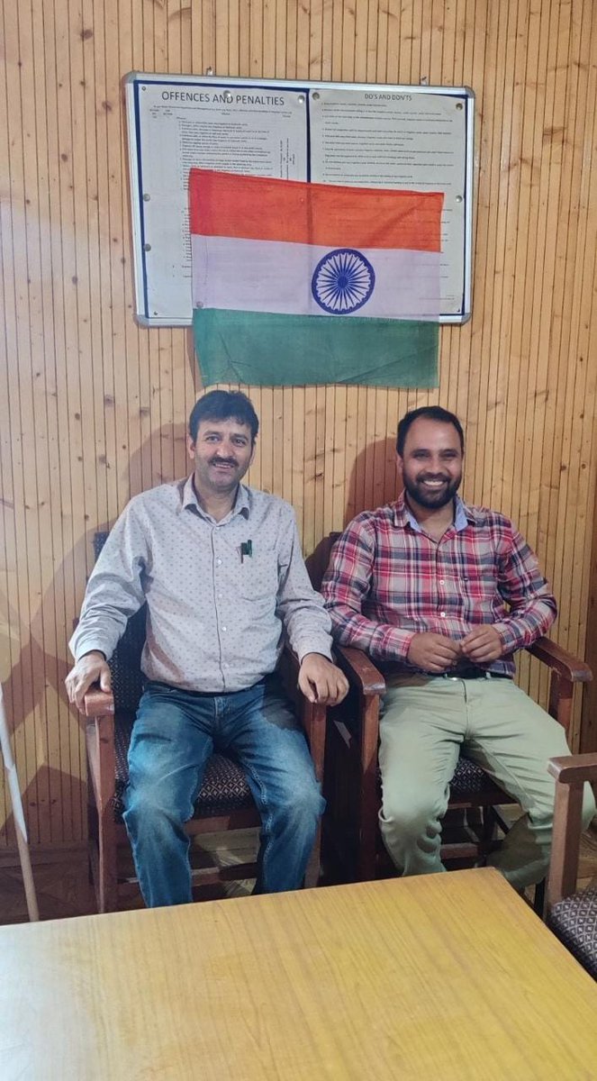 ShopianDivision's tweet photo. Flag Ceremony at Divisional Office! @dmshopian @AshokParmar_IAS @paramiyer_ @ifckashmir https://t.co/ampyszzCP9