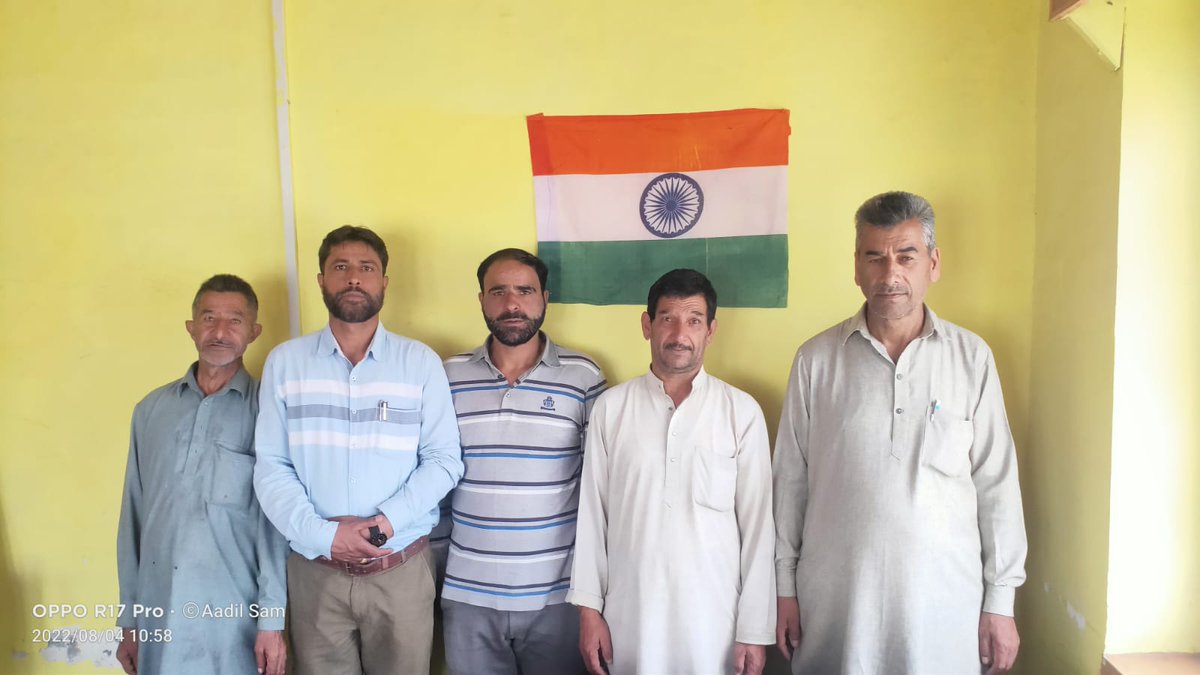 ShopianDivision's tweet photo. Flag Ceremony at Divisional Office! @dmshopian @AshokParmar_IAS @paramiyer_ @ifckashmir https://t.co/ampyszzCP9