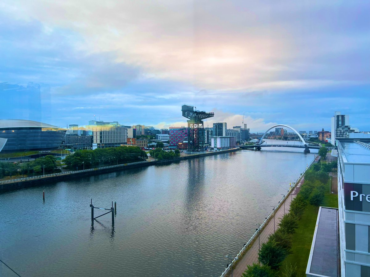 Sunshine is beginning to break through here in Glasgow. I’ll have all your weather updates on #bbcgms @BBCRadioScot with @BBCGaryR & @LauraMaxwell16 and over on @BBCScotland with @MackenzieAl. Why not come and join us?! 👋