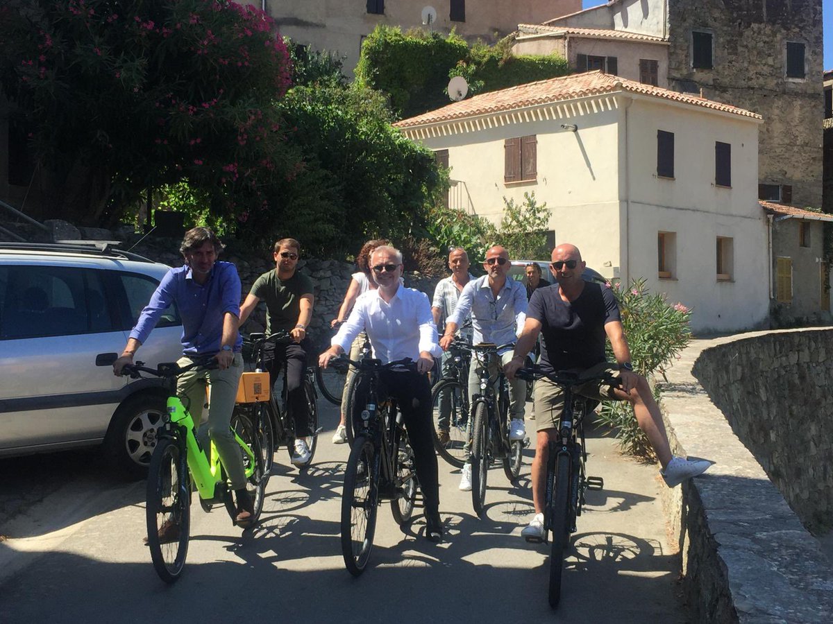 aue_corsica's tweet photo. 📸 Retour en images sur la visite d’#Urtaca avec les élus de la @CCIRB et de la Communauté de Communes Pasquale-Paoli Francardu, aux guidons des vélos à assistance électrique récemment installés dans le village. Ringraziemu u merri, @pvferrandi, è a so cumuna pà l’accolta 👇🏼 https://t.co/OBopKIpPvK