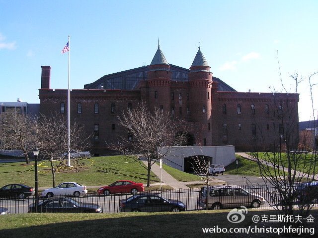 christopherjing's tweet photo. 我的母校伦斯勒理工（RPI）充满古典精致的学术氛围，从那里出来的人严谨而务实。

《物理评论-E》，一篇研究思想传播临界点表明，伦斯勒理工学院的科学家发现：只要有10%的人口持有某种不动摇的信念，那么这一信念就会被社会大多数人所接受，即一种信仰的人数超过9.789%，思想就会如火焰般传播出去。 https://t.co/vWXAFDNzL3