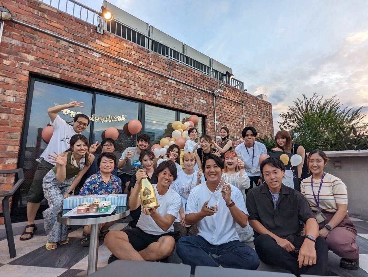 A_YOTSUYA's tweet photo. IVS LAUNCHPADにて優勝された、
@week_office で入居中のPETOKOTOさん(@petokoto_news)の祝賀会をテラスで開催しました🥳🥂
仲間たちが喜びを分かち合う場として、A YOTSUYAに集って一緒にお祝いができたこと、嬉しく思います！
本当におめでとうございます!!!👏🍾 https://t.co/mxjCmG0sI4