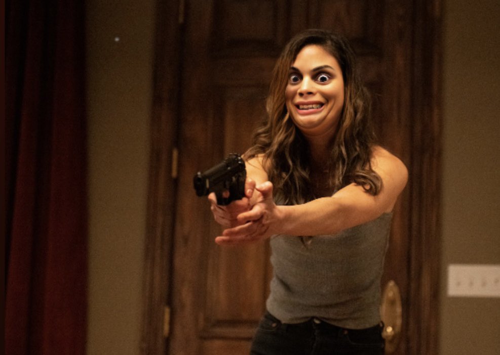 CrockerQueen97's tweet photo. #Samantha vs #Tara #Stab6 https://t.co/EhWm5quBH6