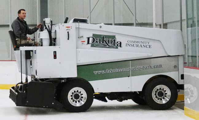 bismarckparks's tweet photo. Now hiring: Facility Attendant I; Facility Attendant II/Zamboni Driver
Help provide recreational opportunities at an indoor ice arena! Flexible hours. Must be 18+ to drive the Zamboni.
Apply at https://t.co/IK9tTMl29n. 
🍂#fallhiring 🧊#cooljob #iwannadrivethezamboni 🎶 https://t.co/emLIe2NbPm