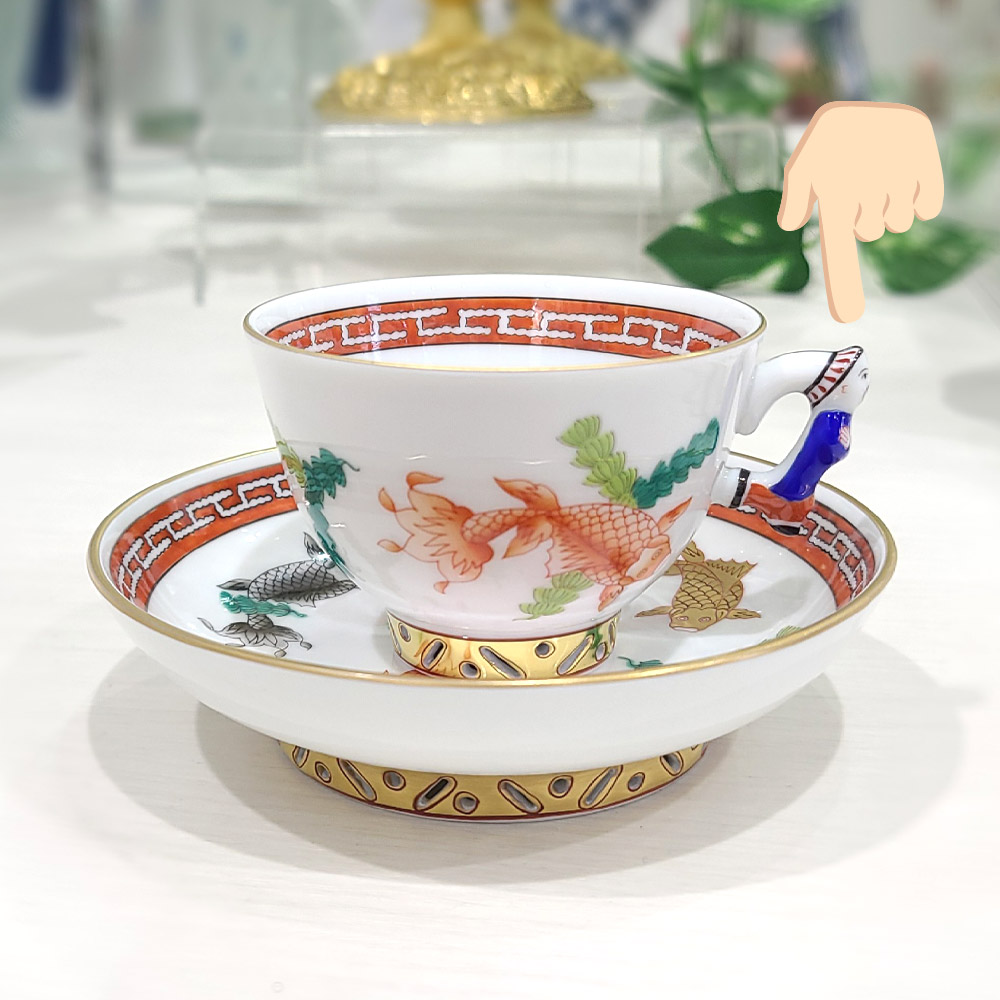 ル ノーブル ブランド洋食器専門店 本社公式 マンダリンおじさんとは ヘレンドのとても優雅で美しいシノワズリのシリーズ 多様な柄があります そのカップのハンドルだったりポットのつまみだったりあらゆる場所に軟体を活かして留まる