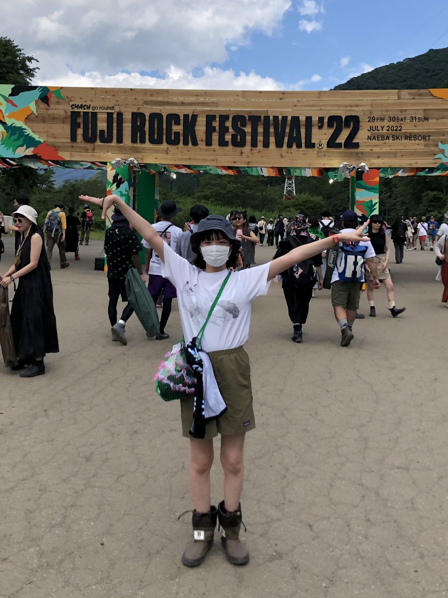amipm1997's tweet photo. あたしって膝に顔がある https://t.co/Fa4A638wI3