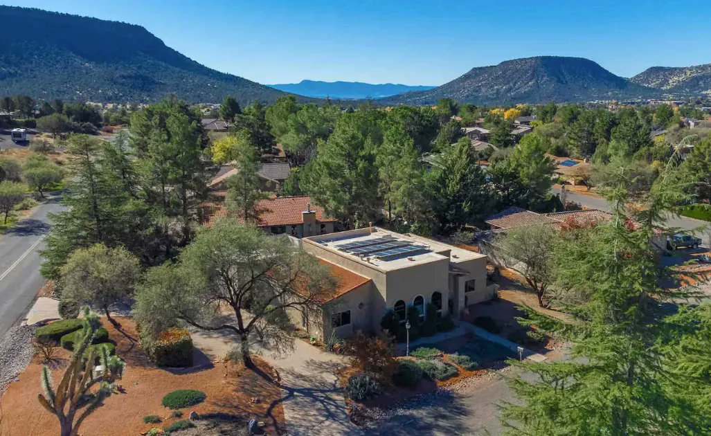 Flag2GC's tweet photo. Ready for a getaway after the ride?! Long-time rider, Jon Hymer, is raffling out his Sedona AirBnB for a week. Take a look! https://t.co/mkrosnxDlL https://t.co/N2hyRxSZys