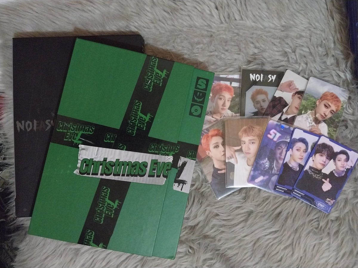 rrkcarteu_'s tweet photo. wts lfb ph stray kids album &amp; pc

noeasy &amp; cevel - P700 for set 
- with bangchan pcs and other inclusions

- onhand
- sold as set
- dm me for proof

rfs: need funds https://t.co/1EBQfhtI9R