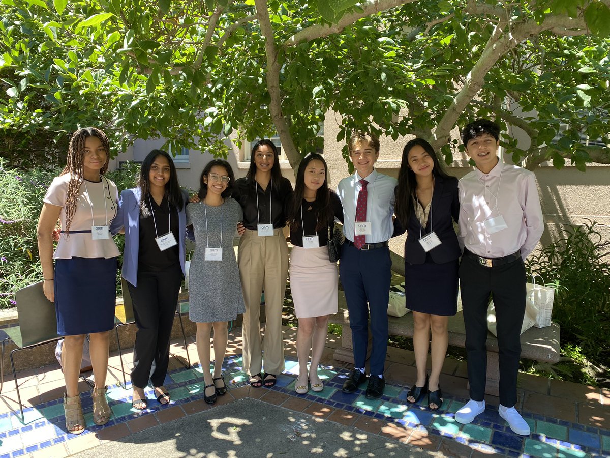 jan_nolta's tweet photo. Congratulations to this outstanding group of #summerinterns in our #CIRMSPARKlab training program!They are rising stars to watch! #soproud
L-R in photo: 
Jane Okafor, Vedmanvitha (Manvi) Ketireddy, Priyam Baruah, Momina Jaffar, Yenna Dip,Mark Davis, Brianna Pham, &amp; Aaron Hidalgo https://t.co/CqDEAXfx98