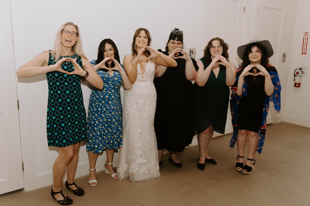 Tracy J Raulston (@raulstonphd) on Twitter photo Once a duck always a duck, and what a lucky one I am to have been able to share such a joyful day with these incredible women scientists! <a href="/UOEducationDean/">University of Oregon College of Education Dean</a> <a href="/drshansen/">Sarah Hansen</a> <a href="/EvaKurtzNelson1/">Eva Kurtz-Nelson</a> Once a duck always a duck, and what a lucky one I am to have been able to share such a joyful day with these incredible women scientists! <a href="/UOEducationDean/">University of Oregon College of Education Dean</a> <a href="/drshansen/">Sarah Hansen</a> <a href="/EvaKurtzNelson1/">Eva Kurtz-Nelson</a>